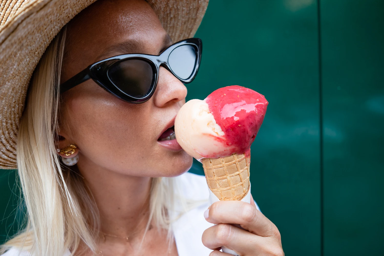 Daniel Annbjer - Graphic Design & Art Direction